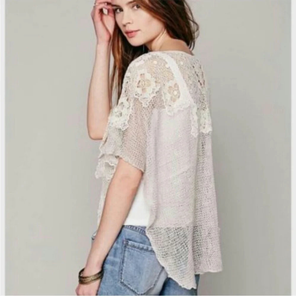 Free People BAD ROMANCE crochet poncho top oversized EUC Rare
